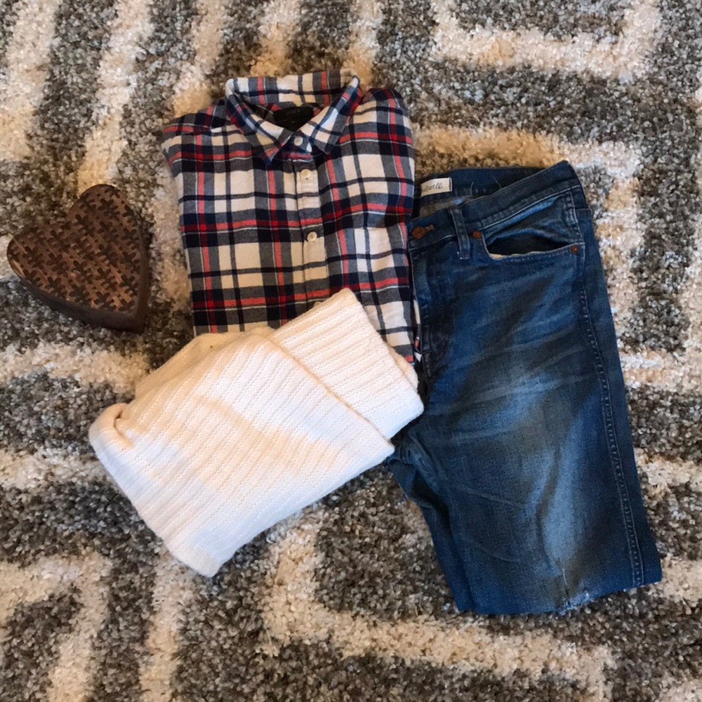 🆕 item J. Crew cashmere infinity scarf in cream - Picture 4 of 6